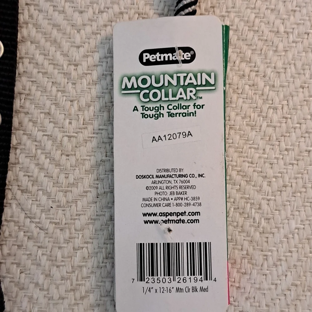 Petmate Mountain Collar, Set of 2 Dog Collars, Size Medium.